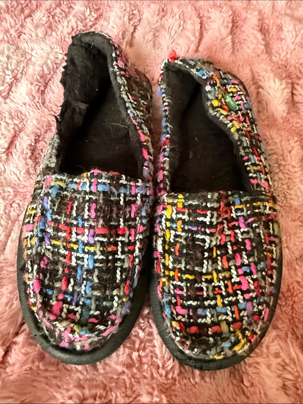Sanuk Multicolor Tweed Shoes with fuzzy inside for cooler months Black Base